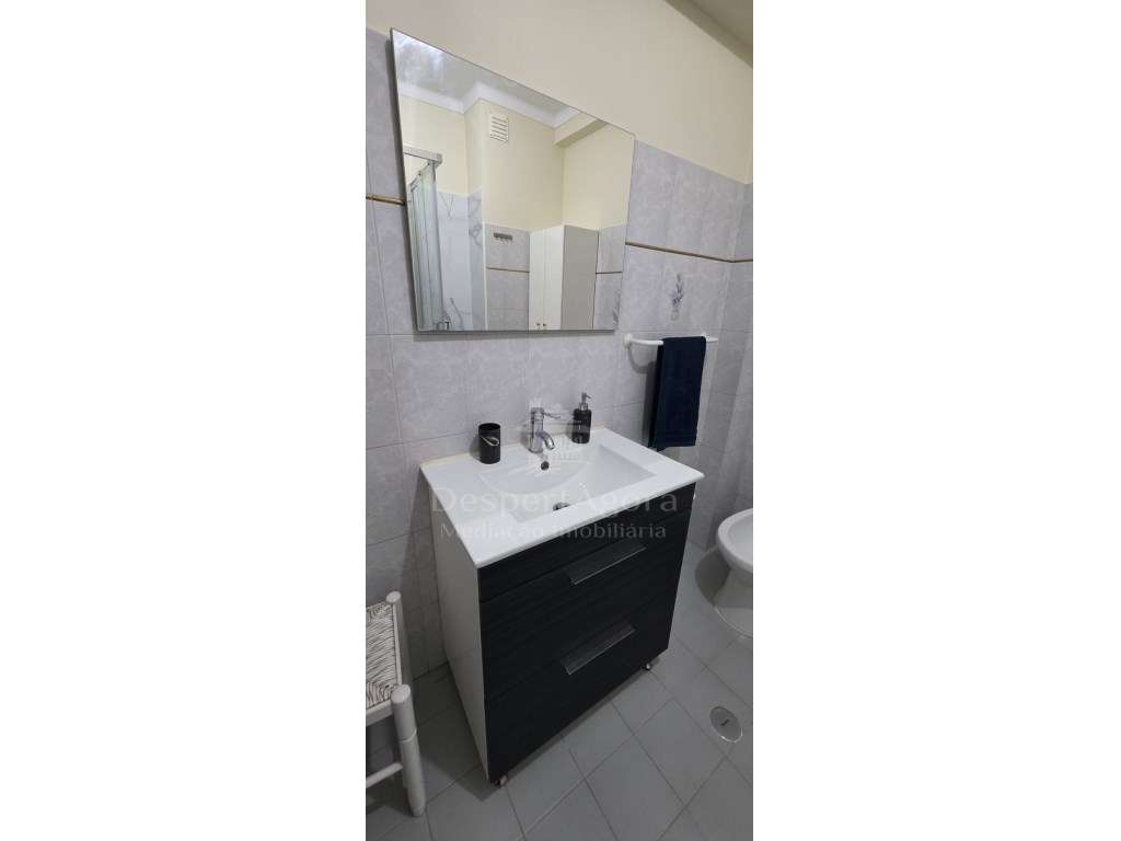 Excelente investimento T3+T2 no centro do Entroncamento-5