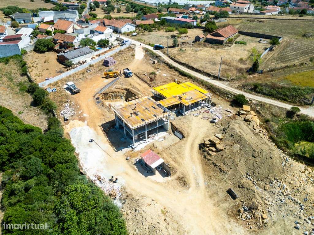Moradia T4 moderna em construção com piscina em Évora de Alcobaça-25