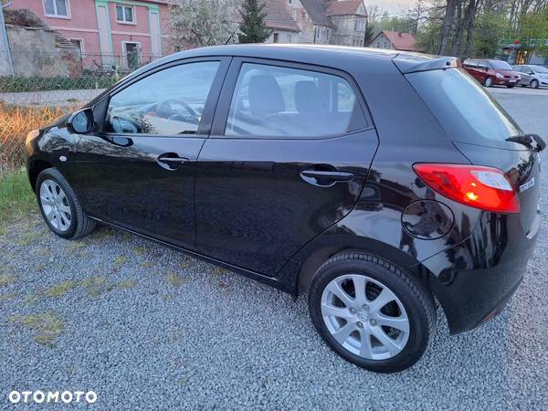 Mazda 2 1.3 Exclusive + - 17