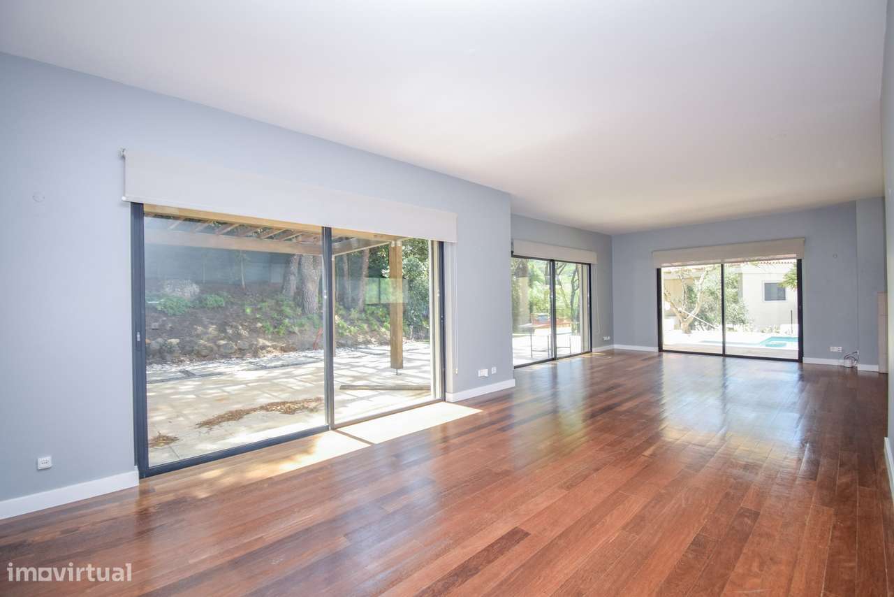 Moradia com 5 quartos, jardim e piscina, no Estoril - Grande imagem: 2/55