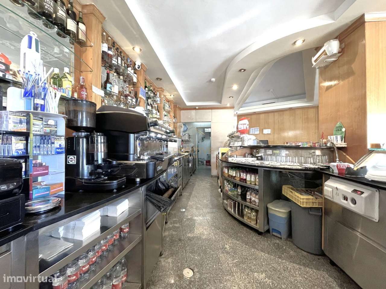 Loja com Café/Pastelaria em Funcionamento junto ao Pingo Doce — Quinta-26