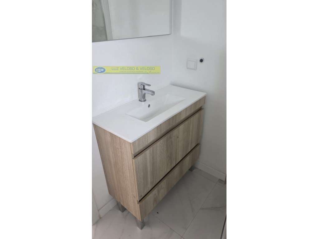 T2 Amadora REMODELADO, 2 frentes, 1 Marquise, 1 Varanda-32