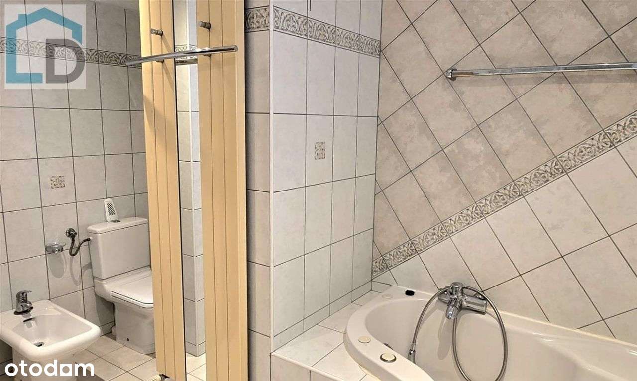 Dom w Bystrej przy lesie-14