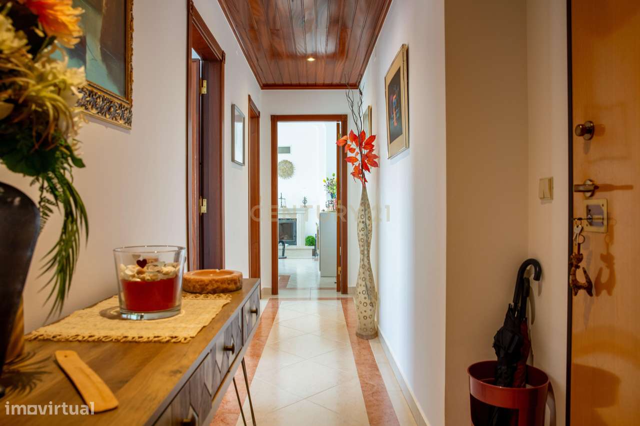 Vende-se T2 S.Marcos c/ arrecadação e vista panorâmica - Grande imagem: 5/28