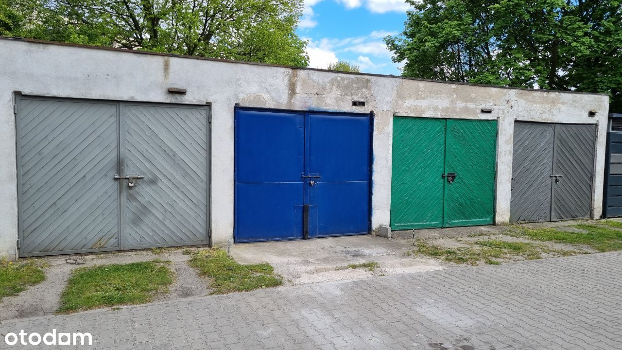 Garaż murowany, Czernica, ul. Wojska Polskiego