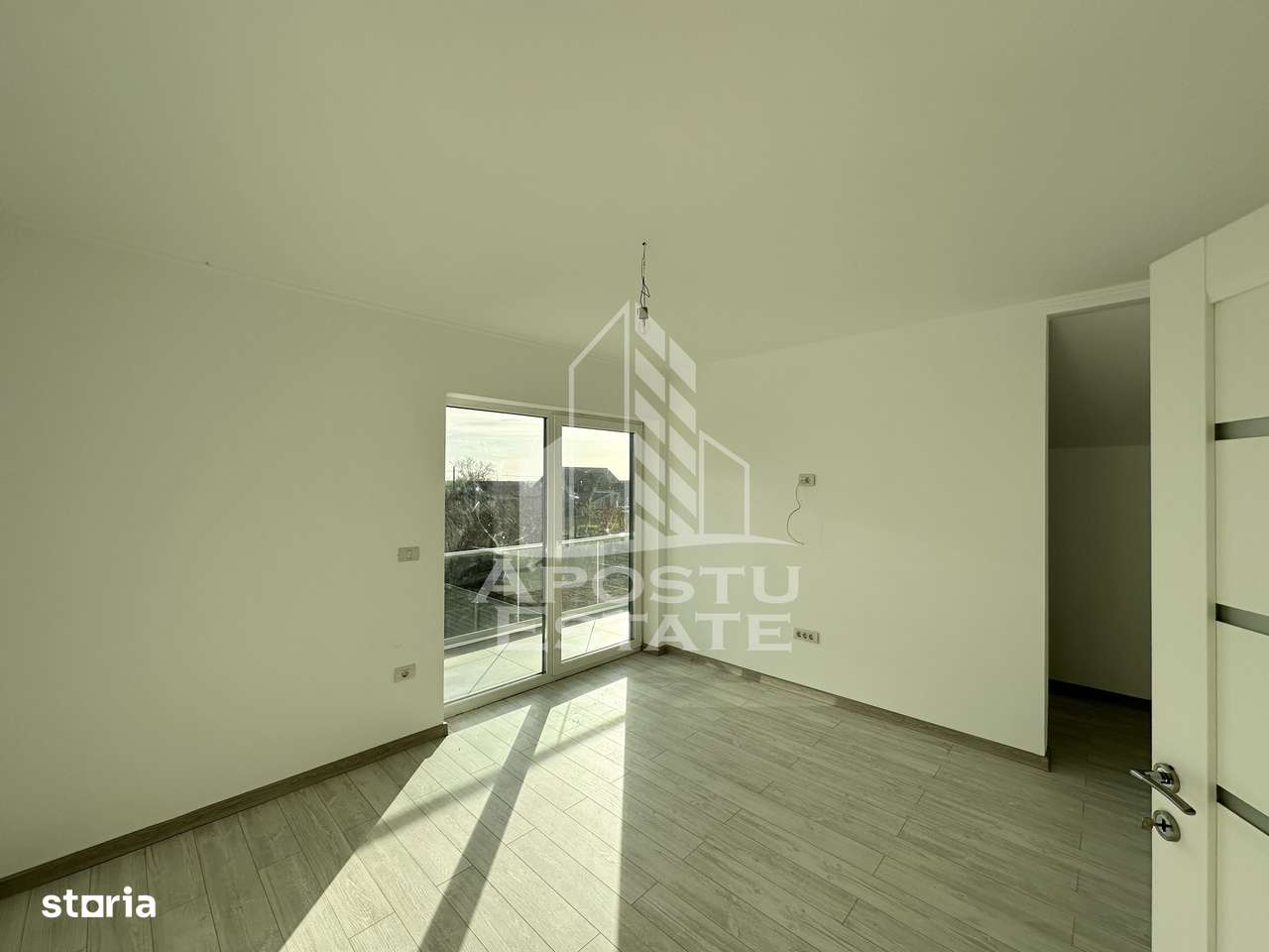 Jumatate de duplex cu 4 camere, teren 325 mp, Becicherecu Mic - Imagine principală: 5/11