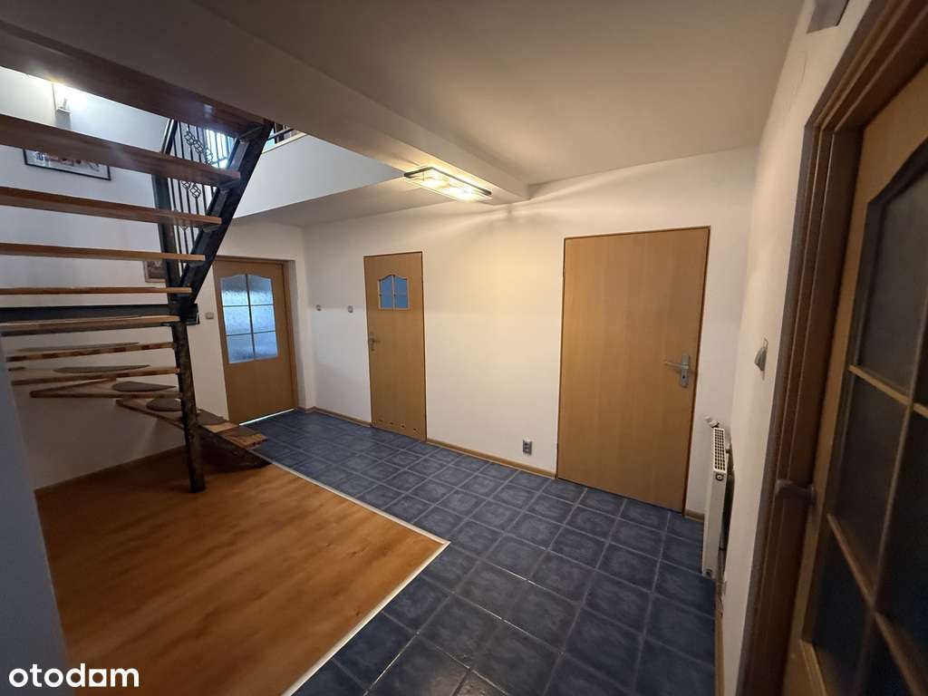 Piękny dom na sprzedaż w Dołujach.-7