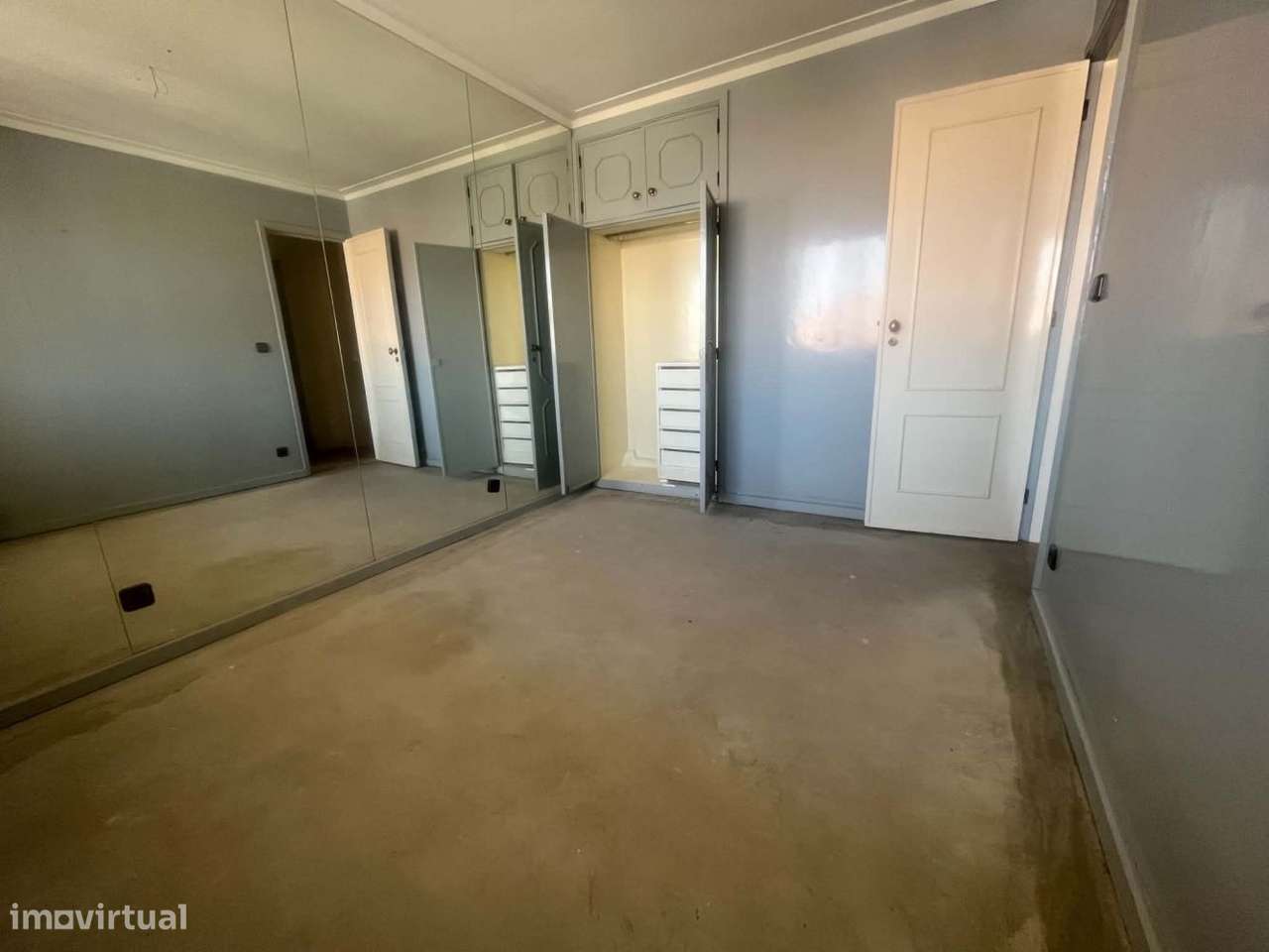 Apartamento T1 no centro do Porto com garagem-11