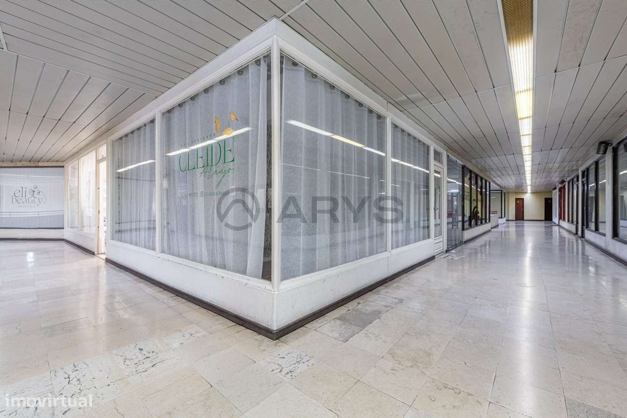 6 LOJAS NO SHOPPING SANTA CRUZ - BRAGA - Grande imagem: 2/25