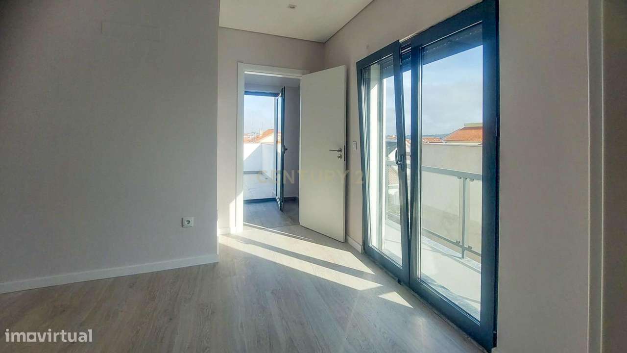 Moradia de 4 assoalhadas em construção - Possibilidade de escolher aca-14