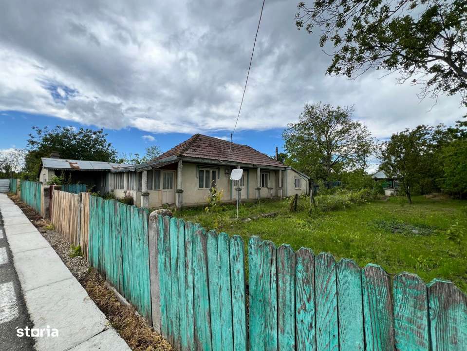 Casa + teren 4430 mp, vie si pomi fructiferi, 22 km de Tecuci-2