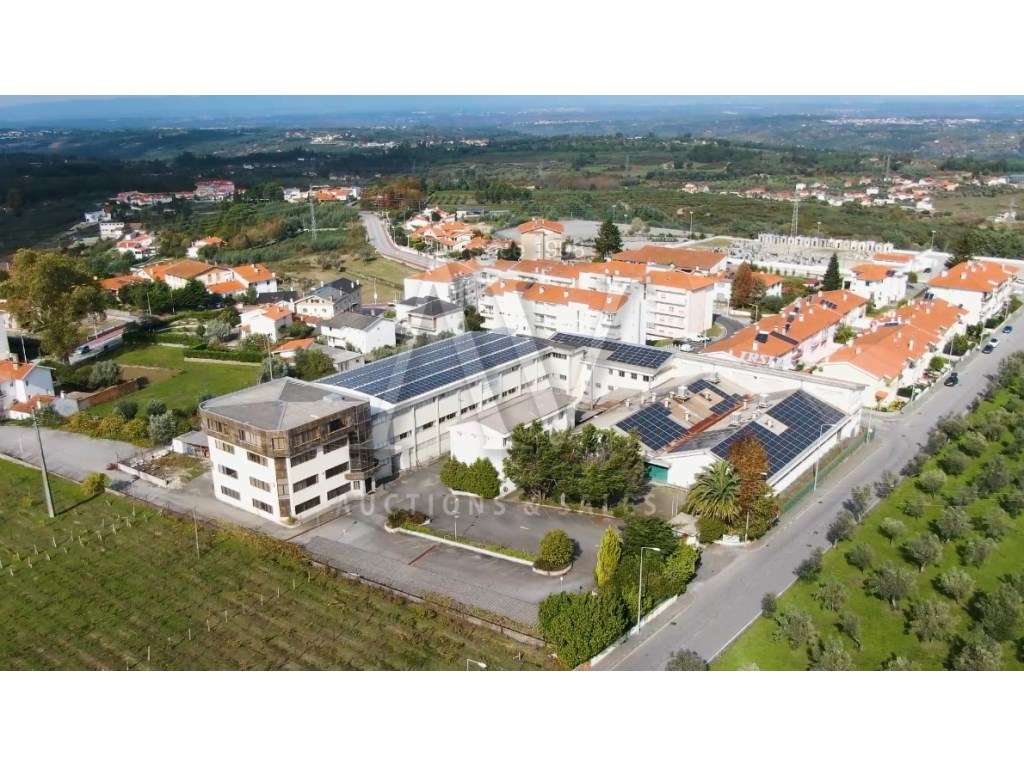 Prédio urbano composto por edifícios - OLIVEIRA DO HOSPITAL | LEILÃ... - Grande imagem: 2/12