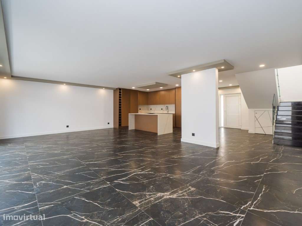 MORADIA NOVA T4 COM PISCINA - SERRA DE CASAL DE CAMBRA-7