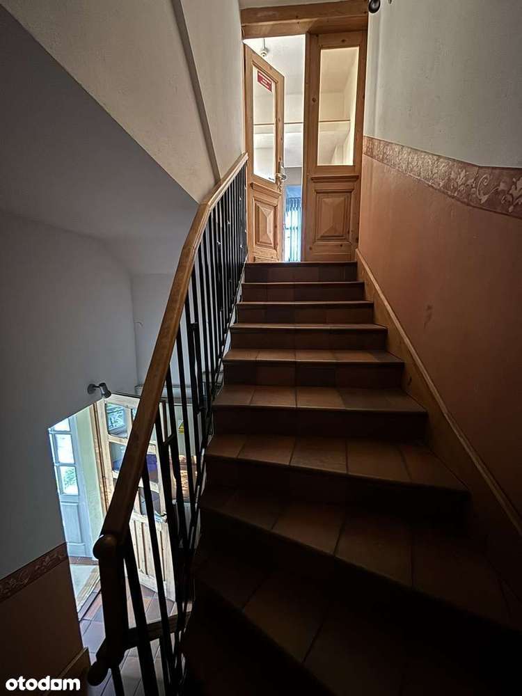 Dom z dochodowa działalnościa w  samym sercu osiedla Słonecznego-7