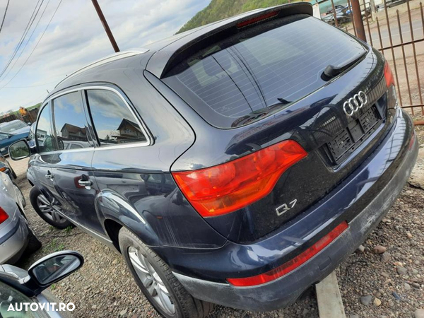 Dezmembrez Audi Q7 quattro 3.0TDi 171kw Negru LZ5Q An 2007 - 5