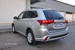 Mitsubishi Outlander - 4