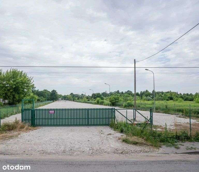 Plac 7900 cały utwardzony, ogrodzony i oświetlony - Pełny obrazek: 1/4