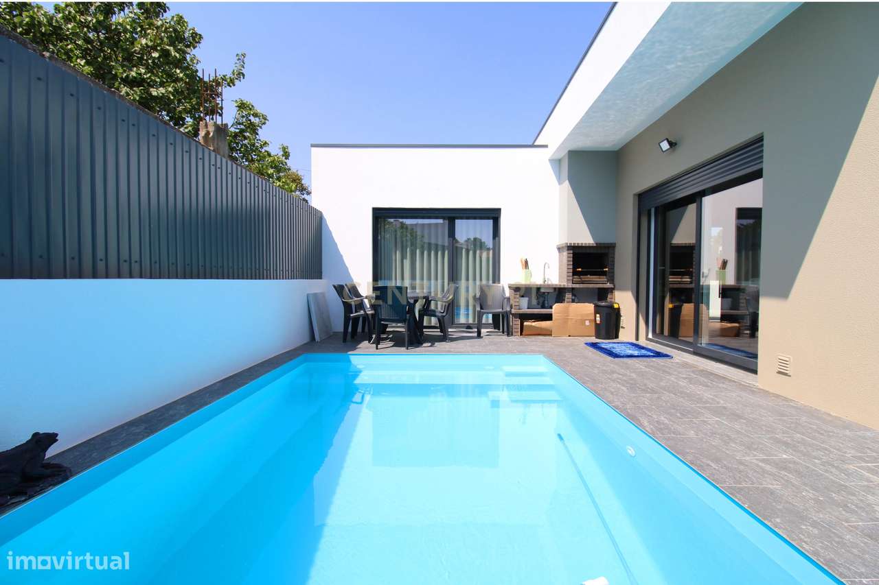 BAIXA DE PREÇO - Moradia Térrea Isolada T3 com Piscina – Mobilada ou n - Grande imagem: 2/34