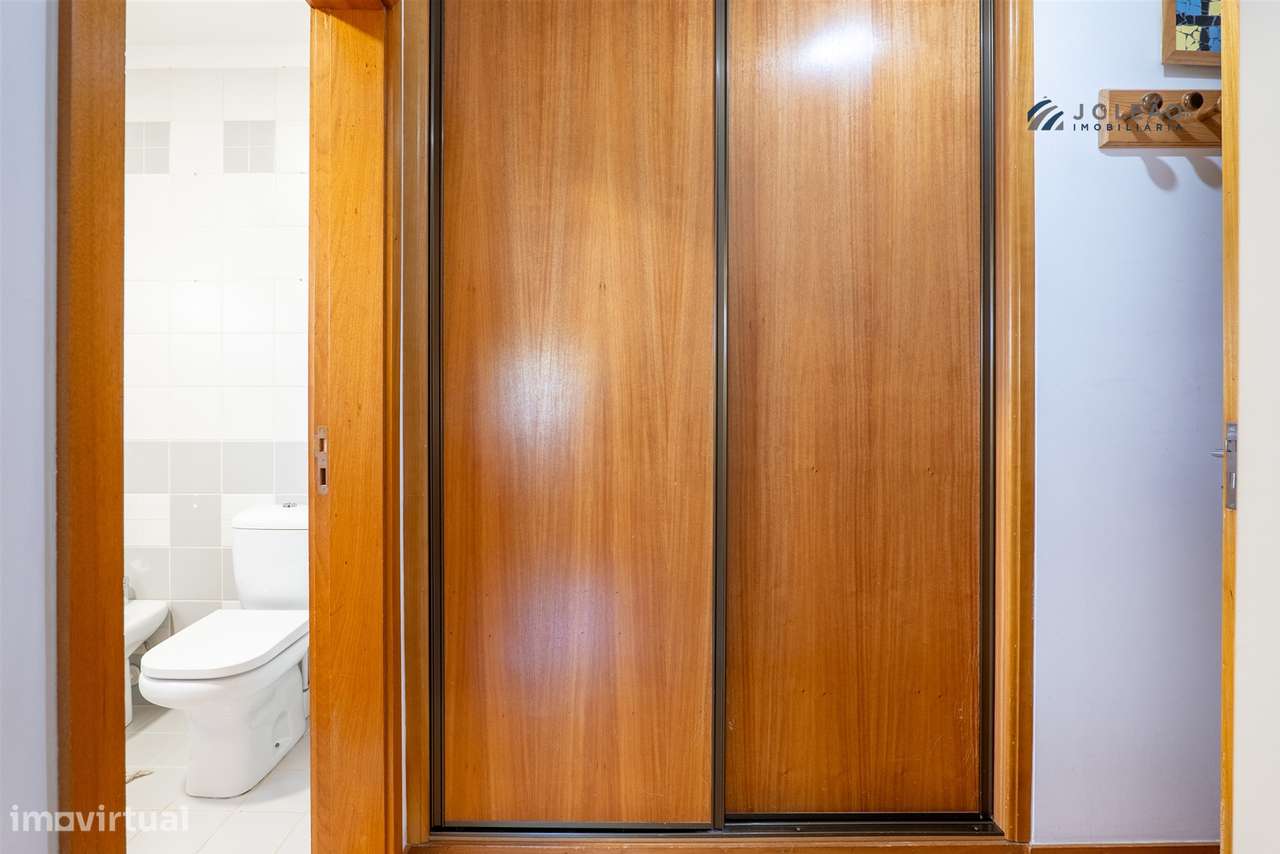 T3 com Excelente Exposição Solar no Coração de Paredes-24