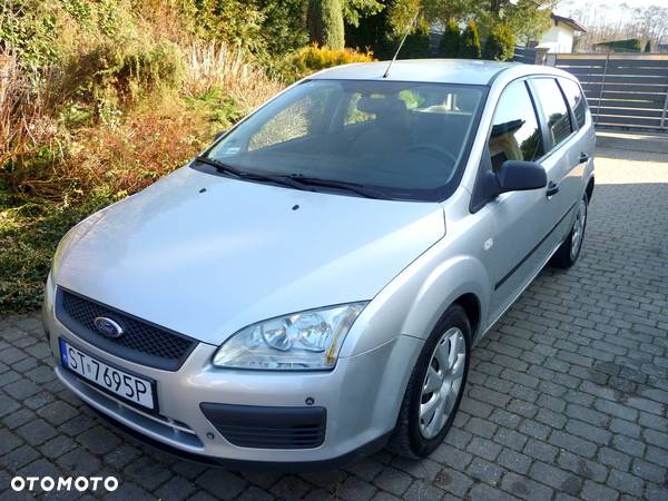 Ford Focus 1.4 Trend + - 11