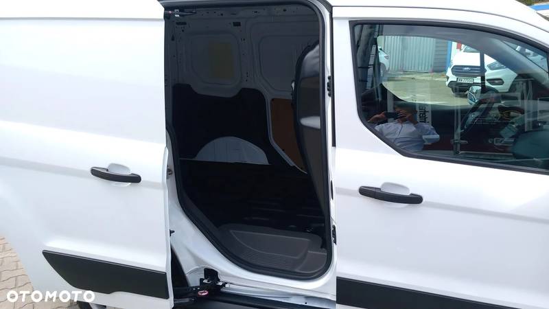 Ford Transit Connect - 16
