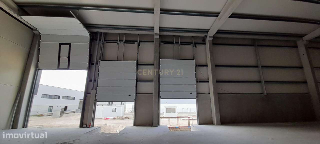 Armazém situado num condomínio fechado em Arruda dos Vinhos - Grande imagem: 4/19