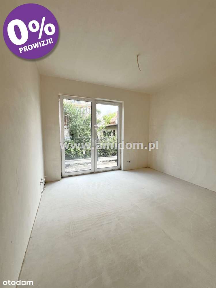 Idealna lokalizacja - tylko 600 m do stacji PKP-8