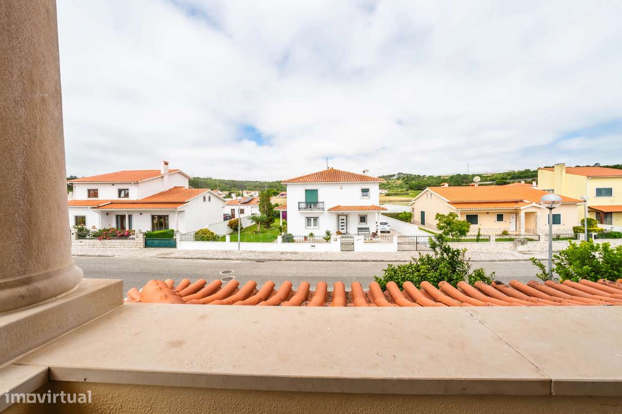 Moradia T4 com Charme em Olho Marinho | 260m² | Lote 734m²-44