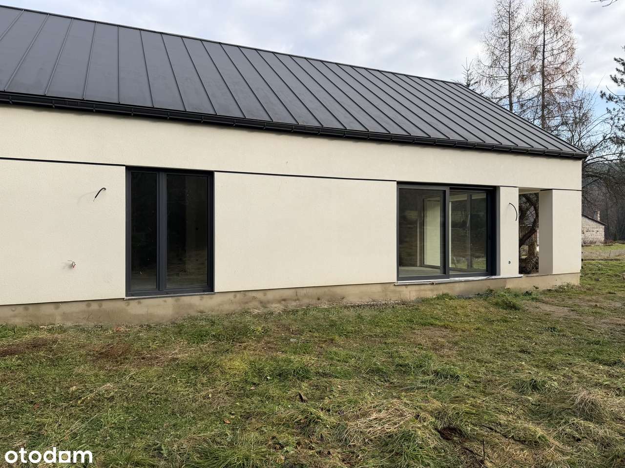 Parterowy dom jednorodzinny Nowoczesna stodoła 115 m2 przy lesie - Pełny obrazek: 4/19