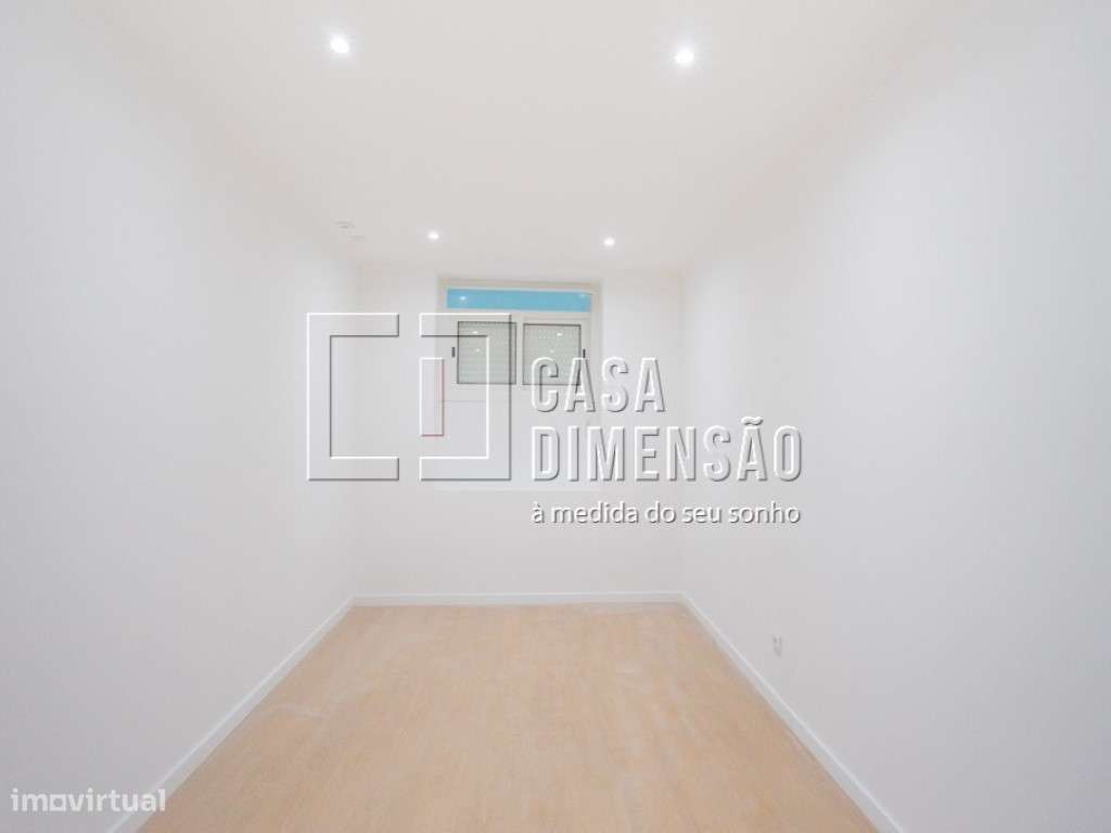 Apartamento T3 em fase de remodelação, na Amadora!!-19