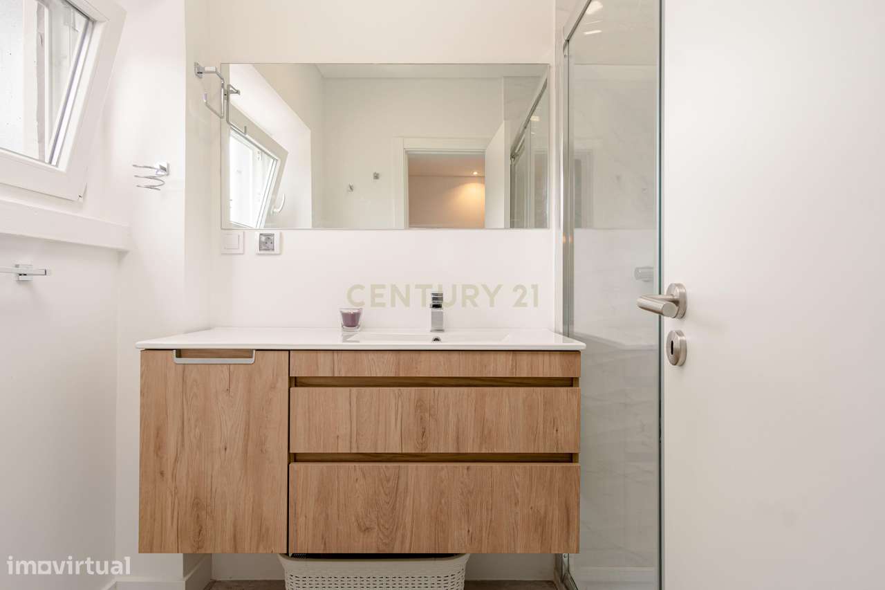 Apartamento T2 Mobilado no Centro de Almada – Excelente Localização-23