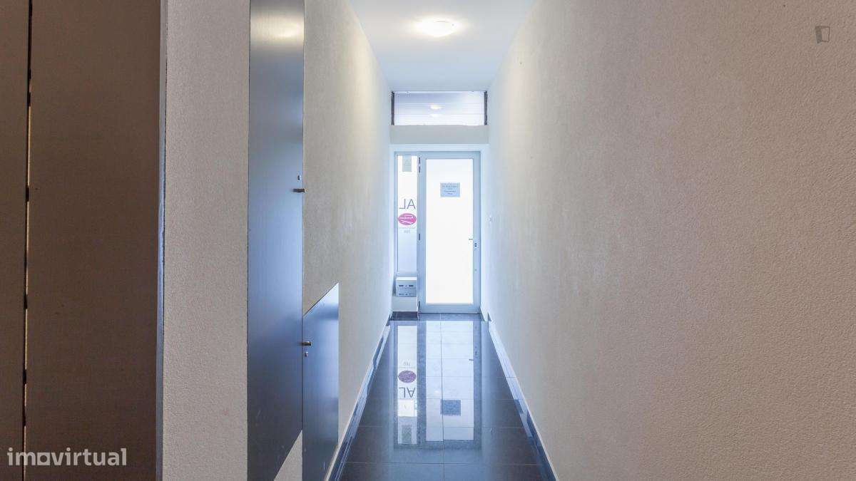 Apartamento com 1 quartos - localizado em Santo Ildefonso Porto - Grande imagem: 4/9