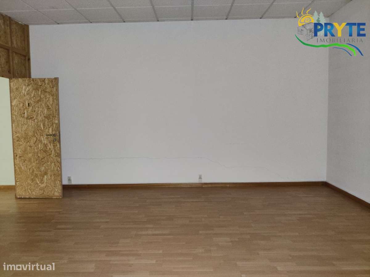 Loja com 60 metros quadrados localizada na Sertã - Grande imagem: 5/10