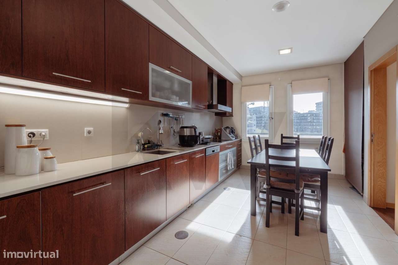 Fantástico T4 Rua Raimundo de Carvalho - Grande imagem: 5/37