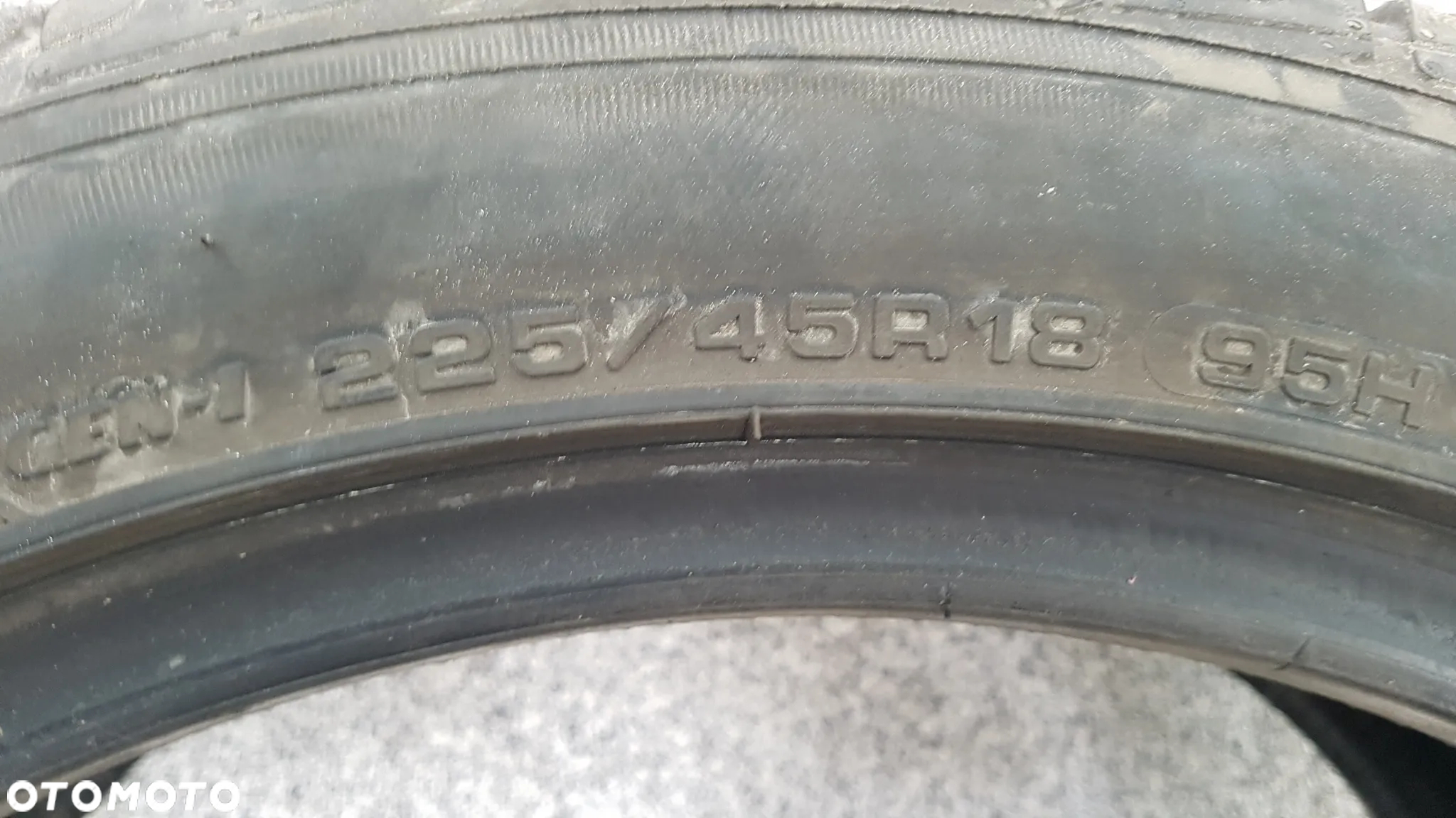 GOODYEAR ULTRA GRIP PERFORMANCE (MO) 225/45R18   225/45/18 - 10