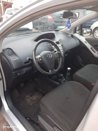 Toyota Yaris 1.33 Luna Start - 21