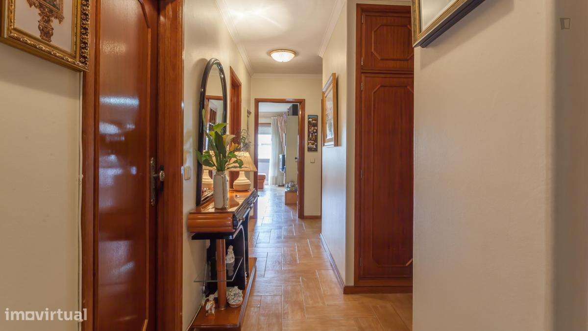 Quarto - localizado em São Mamede de Infesta Porto - Grande imagem: 5/10