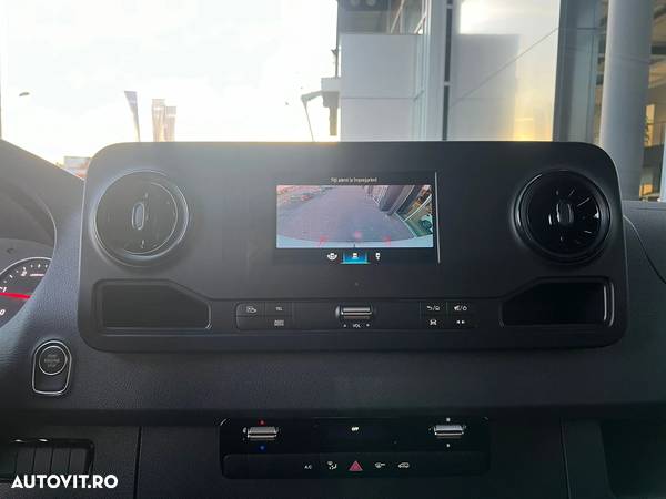 Mercedes-Benz Sprinter 317 Extralung LED - 12