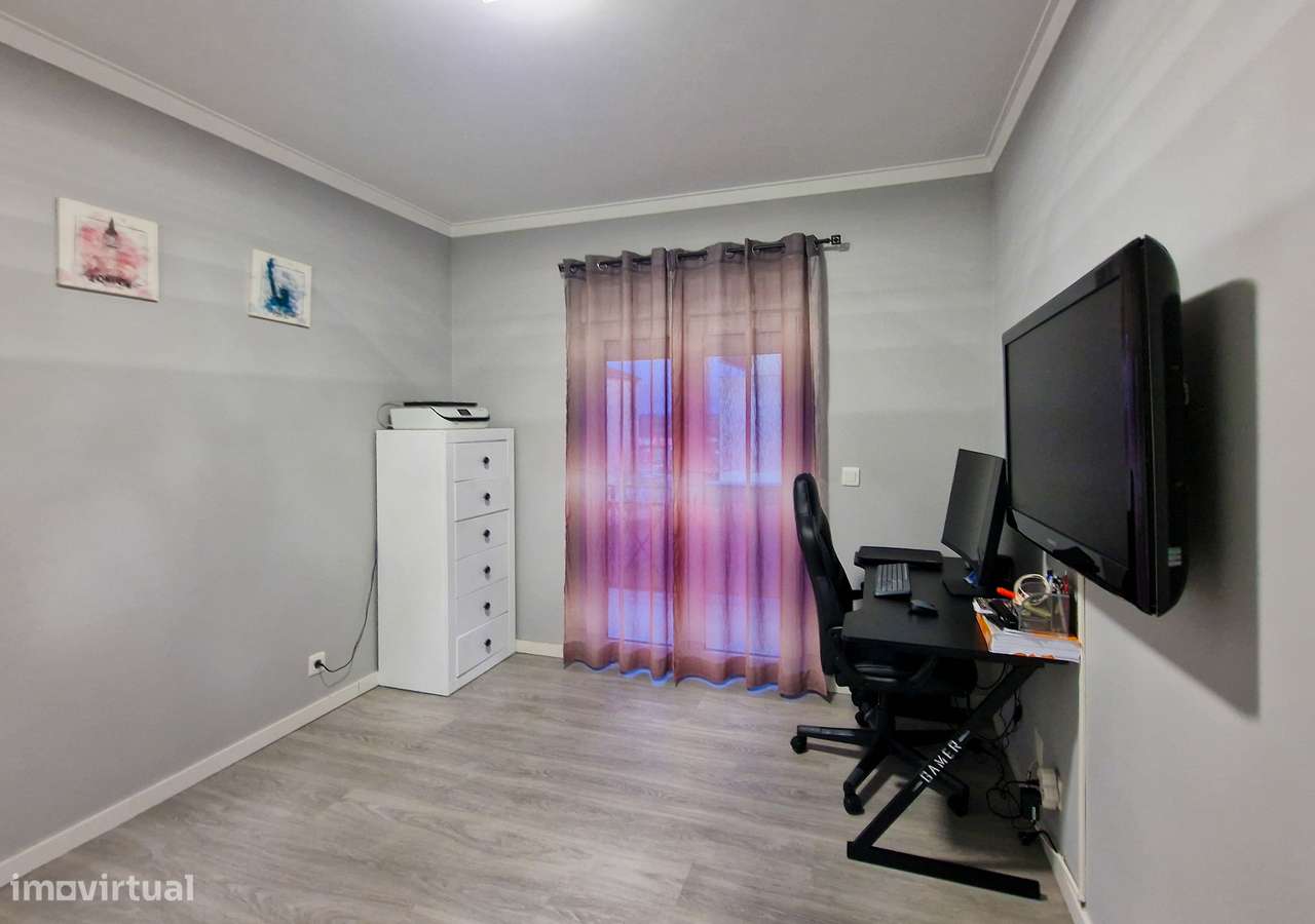 Apartamento de 4 assoalhadas em óptimo estado de conservação.-16