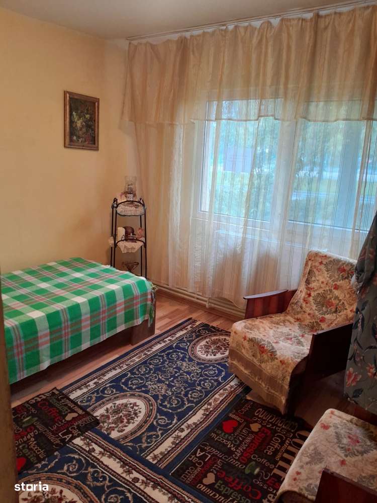 Apartament cu 2 camere semidecomandat , zona Poarta 6 - Imagine principală: 3/3
