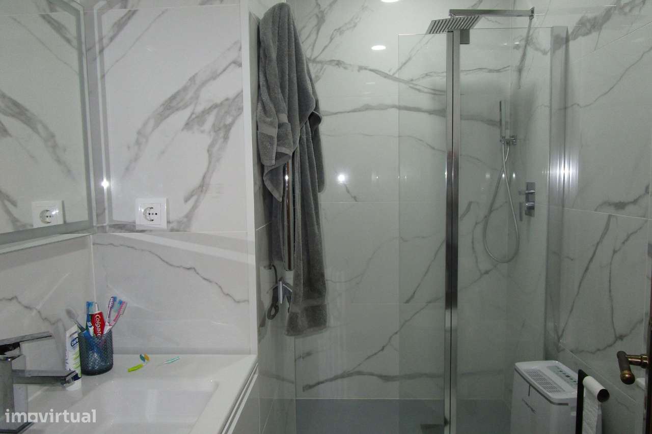 T3 com Vista Mar em Localização Privilegiada!-8