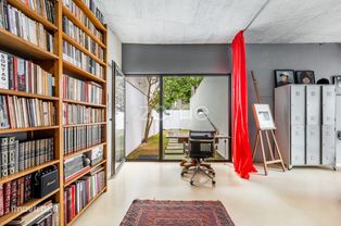 Loft contemporâneo em rua bucólica, arborizada, em Miramar, Zona Pr...