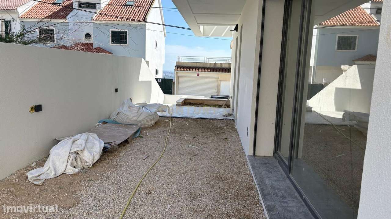 Moradia independente à venda em Famões, Odivelas-30