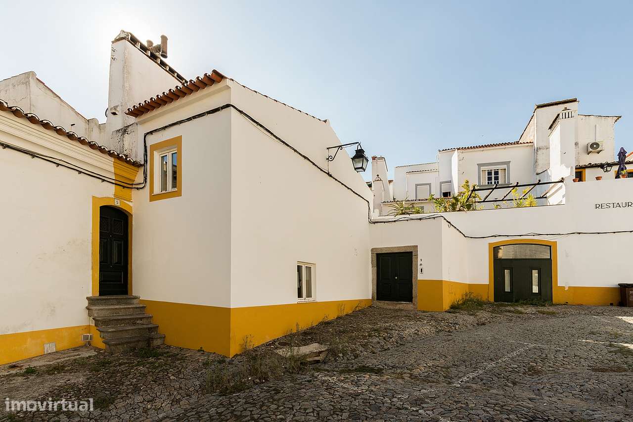 Moradia de luxo com 3 suites, pátio e varandas junto aos Meninos da Gr-39