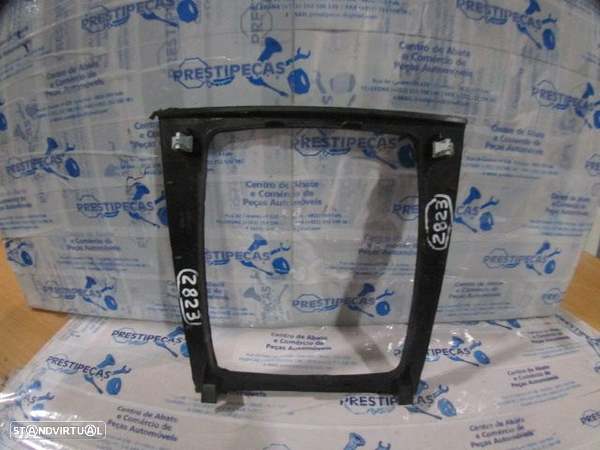 Grelha Friso A2046800039 MERCEDES C S204 W204 FASE 2  2012 200CDI 136CV 5P PRETO MEIO GRE CONSOLA CENTRAL - 2