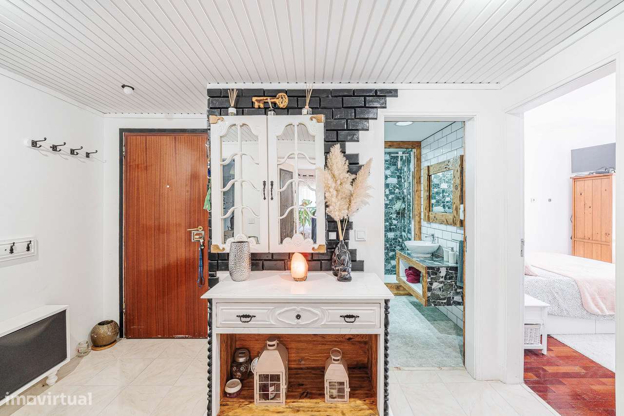 Apartamento T2 Remodelado | Tapada das Mercês-7