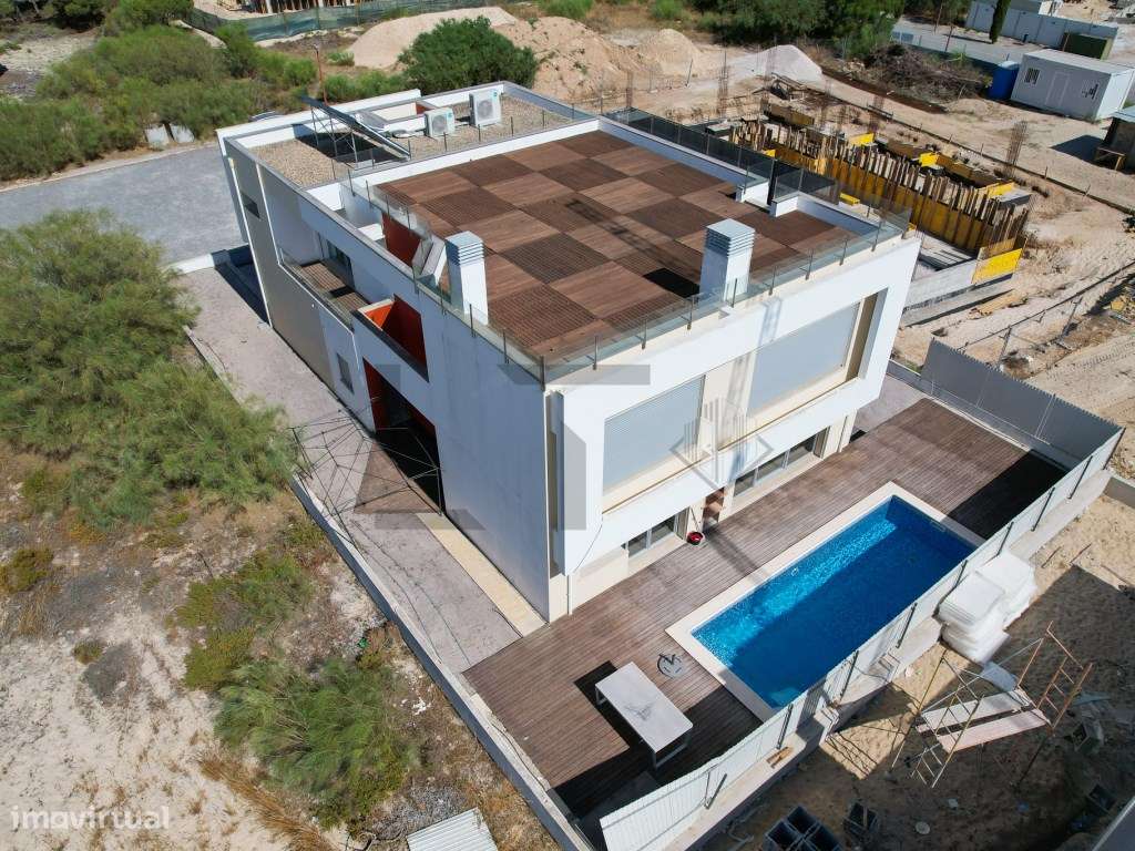 Moradia T4 com Piscina para Venda em Troia, Carvalhal-3