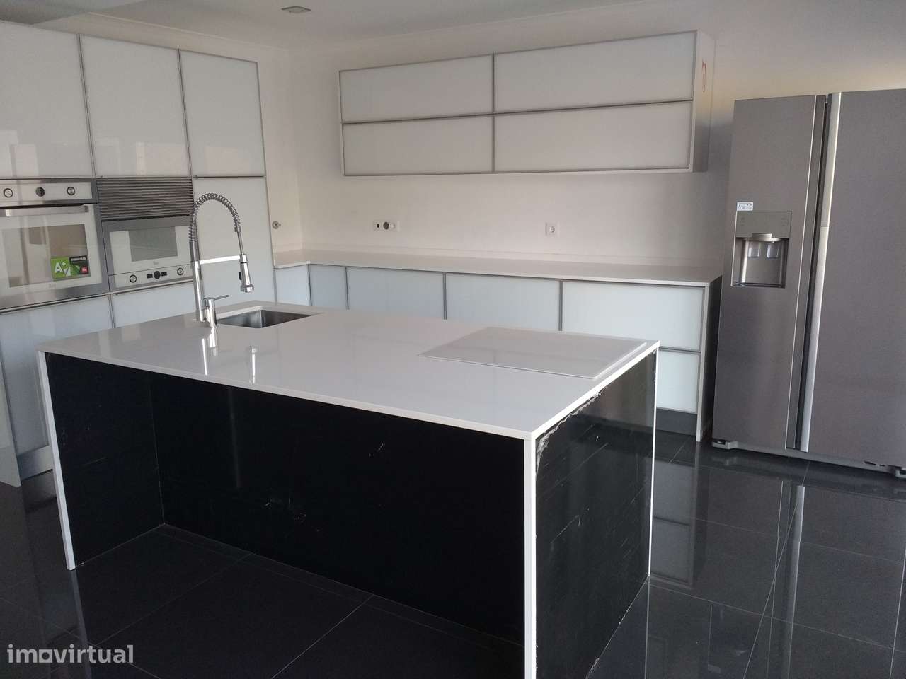 moradia geminada em fase de construção - Grande imagem: 5/7