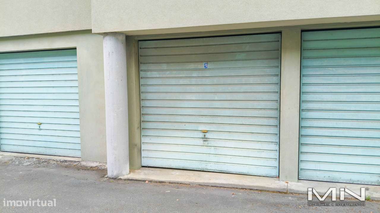 T3 | 2 frentes | Garagem fechada | Lareira | Condomínio com parque inf-35