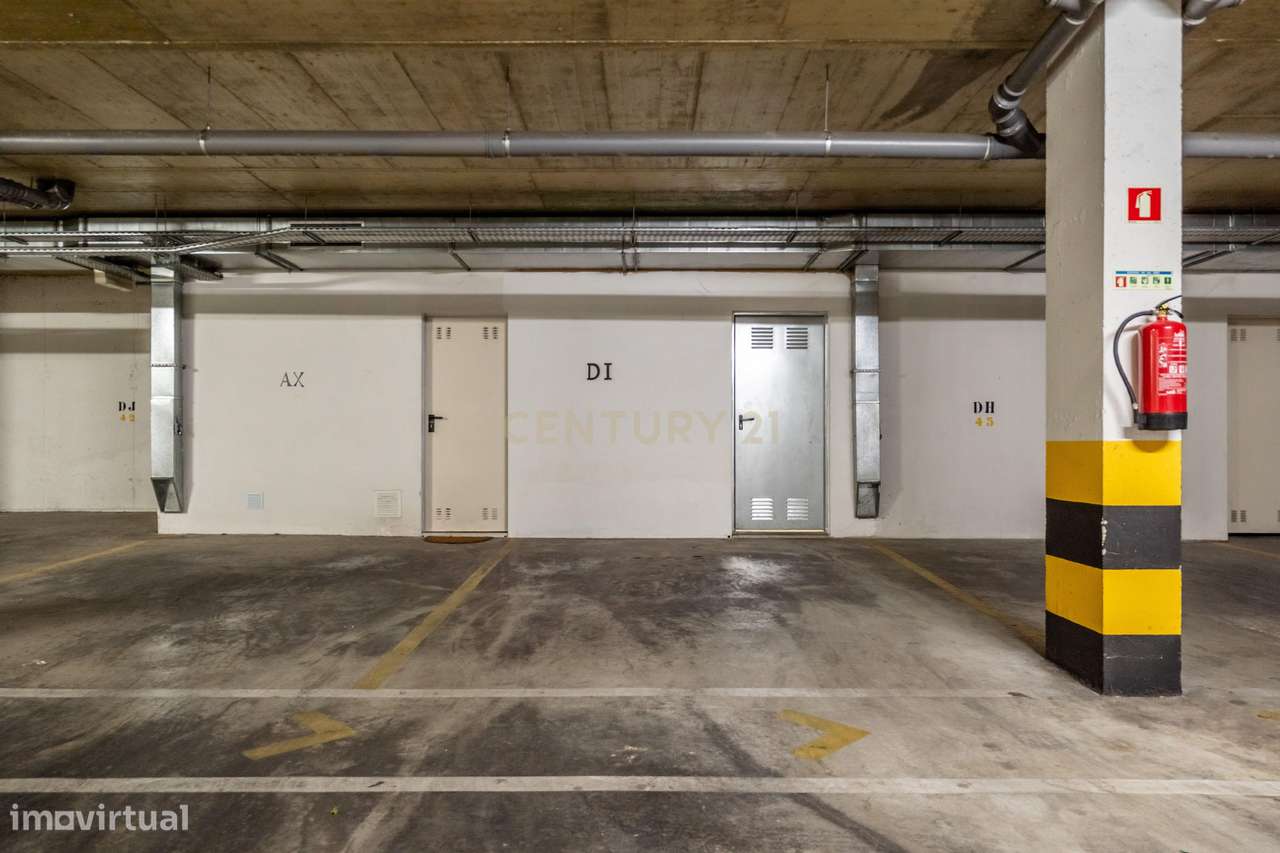 Apartamento T2 com Piscina e Garagem – a 5 minutos da Praia da Galé-18